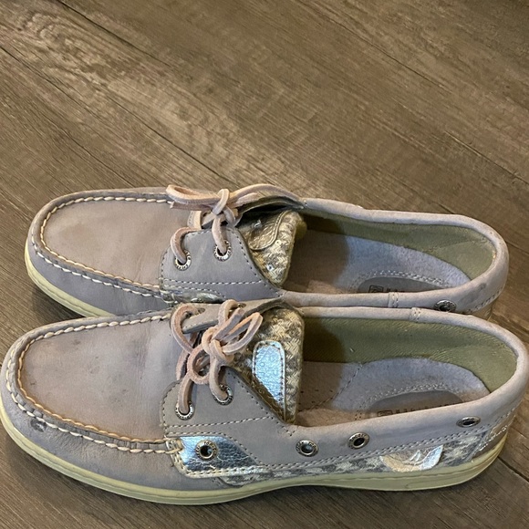 SPERRY| Silver Boat Shoe, women's 7 - Picture 3 of 13